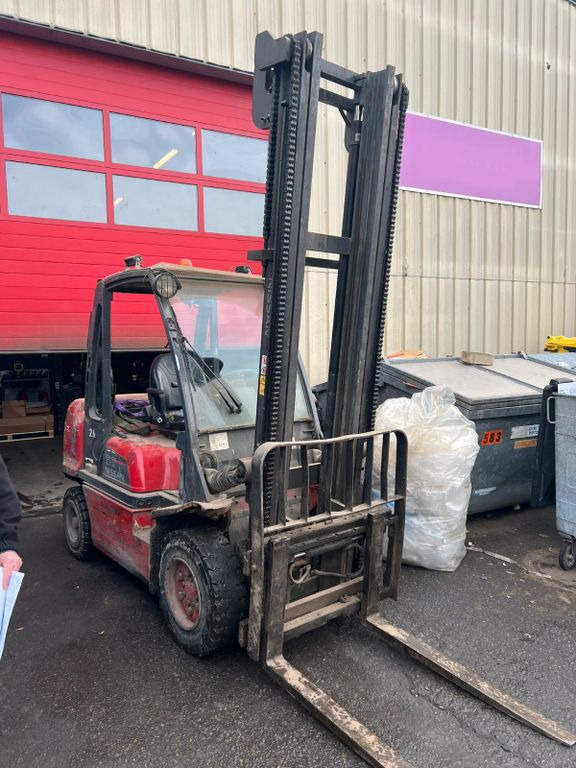 Nissan 32 Diesel 13100 Stunden - Forklift: fotoğraf 1 Nissan 32 Diesel 13100 Stunden - Forklift: fotoğraf 1