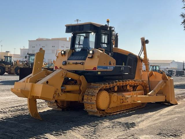 Dressta TD25M - Buldozer: fotoğraf 3 Dressta TD25M - Buldozer: fotoğraf 3