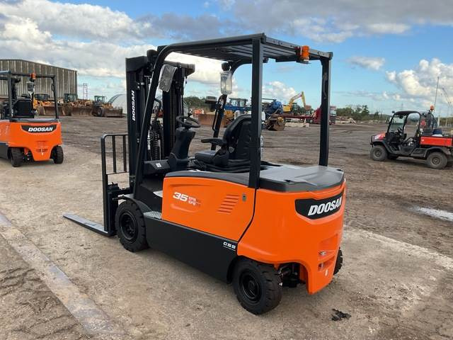 Doosan B35X-7 PLUS - Elektrikli forklift: fotoğraf 2 Doosan B35X-7 PLUS - Elektrikli forklift: fotoğraf 2