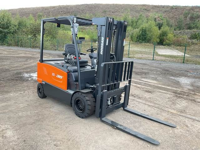 Doosan B35X-7 PLUS - Elektrikli forklift: fotoğraf 4 Doosan B35X-7 PLUS - Elektrikli forklift: fotoğraf 4