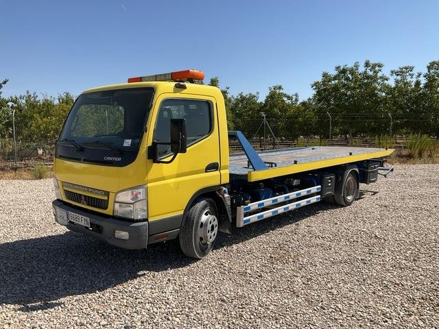 Mitsubishi Canter - Çekici kamyonu: fotoğraf 1 Mitsubishi Canter - Çekici kamyonu: fotoğraf 1