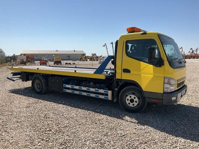 Mitsubishi Canter - Çekici kamyonu: fotoğraf 4 Mitsubishi Canter - Çekici kamyonu: fotoğraf 4