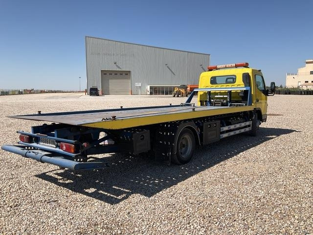 Mitsubishi Canter - Çekici kamyonu: fotoğraf 3 Mitsubishi Canter - Çekici kamyonu: fotoğraf 3