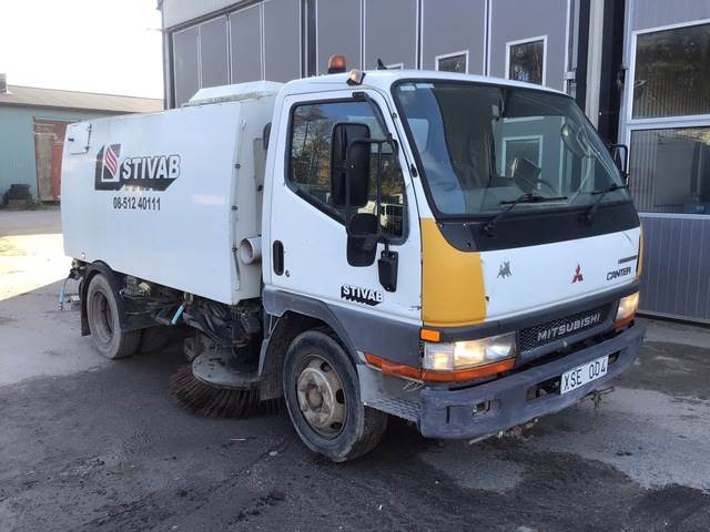 Mitsubishi Canter - Yol süpürme aracı: fotoğraf 4 Mitsubishi Canter - Yol süpürme aracı: fotoğraf 4