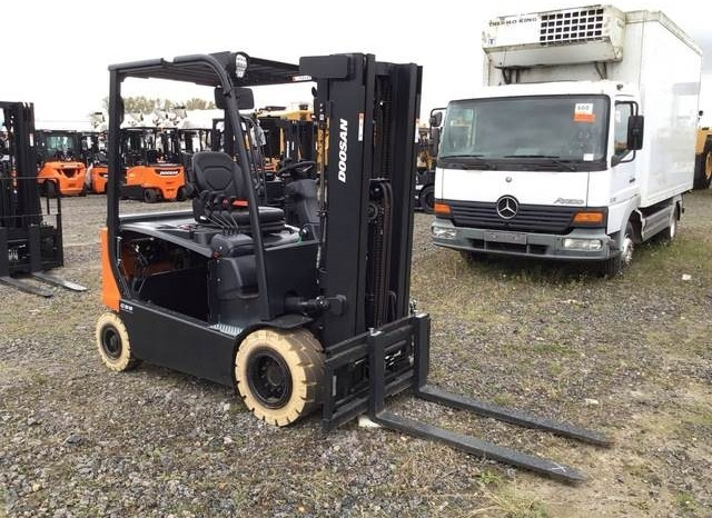 Doosan B25X-7 PLUS - Elektrikli forklift: fotoğraf 4 Doosan B25X-7 PLUS - Elektrikli forklift: fotoğraf 4