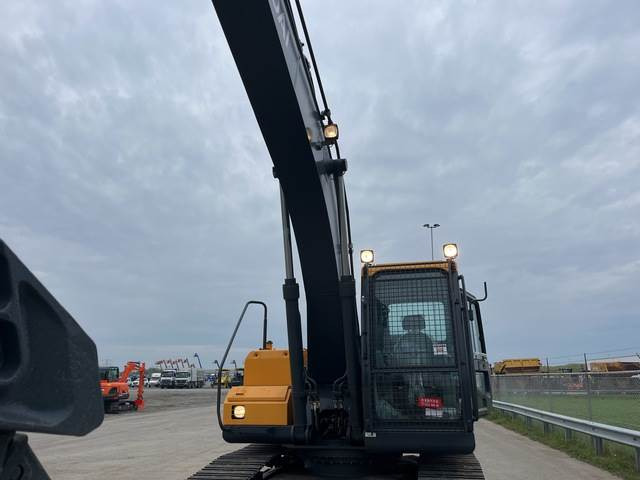 Paletli ekskavatör Hyundai R210: fotoğraf 9