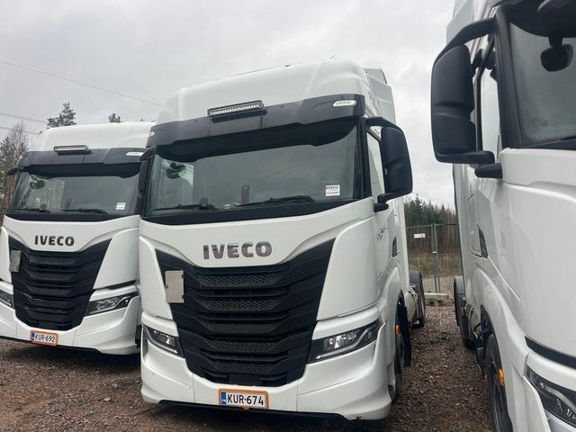 Iveco S-Way 460 - Çekici: fotoğraf 1 Iveco S-Way 460 - Çekici: fotoğraf 1