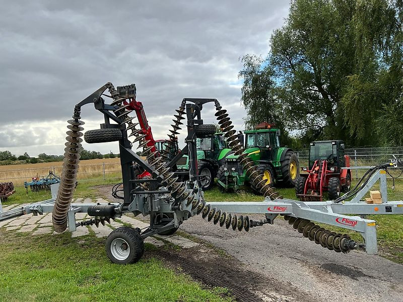 Fliegl KSE 680 Kettenscheibenegge - Disk tırmığı: fotoğraf 5 Fliegl KSE 680 Kettenscheibenegge - Disk tırmığı: fotoğraf 5