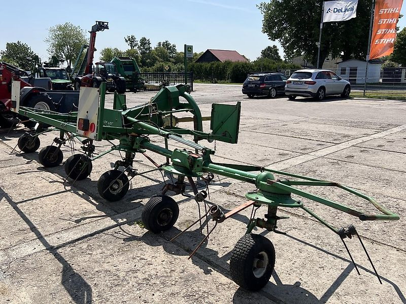 Kuhn GF 630 1MH - John Deere - Ot toplama tırmığı: fotoğraf 4 Kuhn GF 630 1MH - John Deere - Ot toplama tırmığı: fotoğraf 4