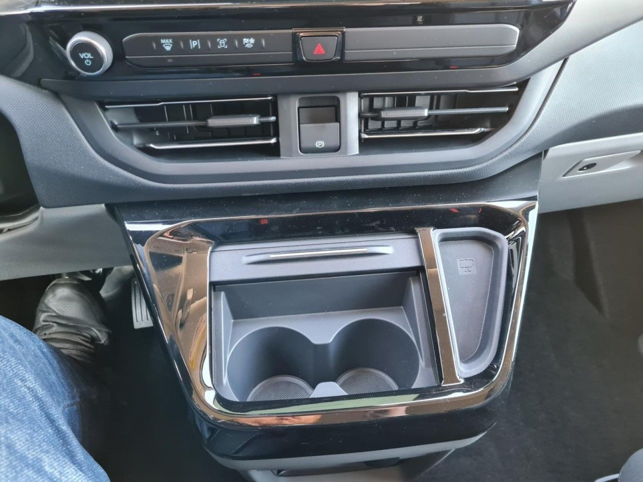 Minivan Ford Tourneo Custom 320 Titanium L1 AG 8-Sitze LED KA: fotoğraf 17