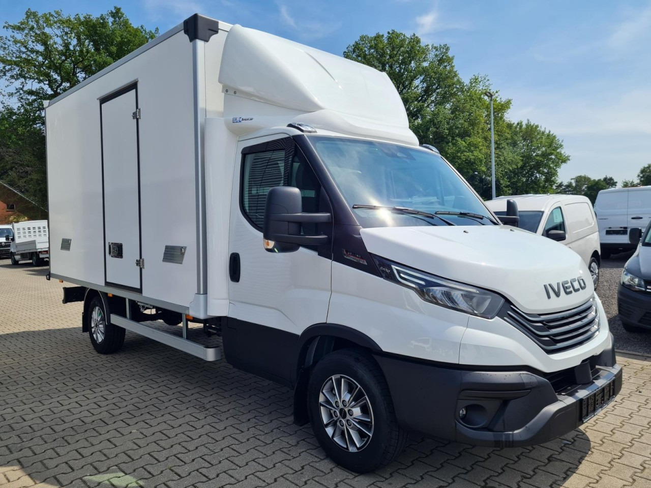 Iveco DAILY 35S18 Koffer Automatik ALU KAMERA NAVI TEMPOMAT - Kapalı kasa kamyonet: fotoğraf 3 Iveco DAILY 35S18 Koffer Automatik ALU KAMERA NAVI TEMPOMAT - Kapalı kasa kamyonet: fotoğraf 3
