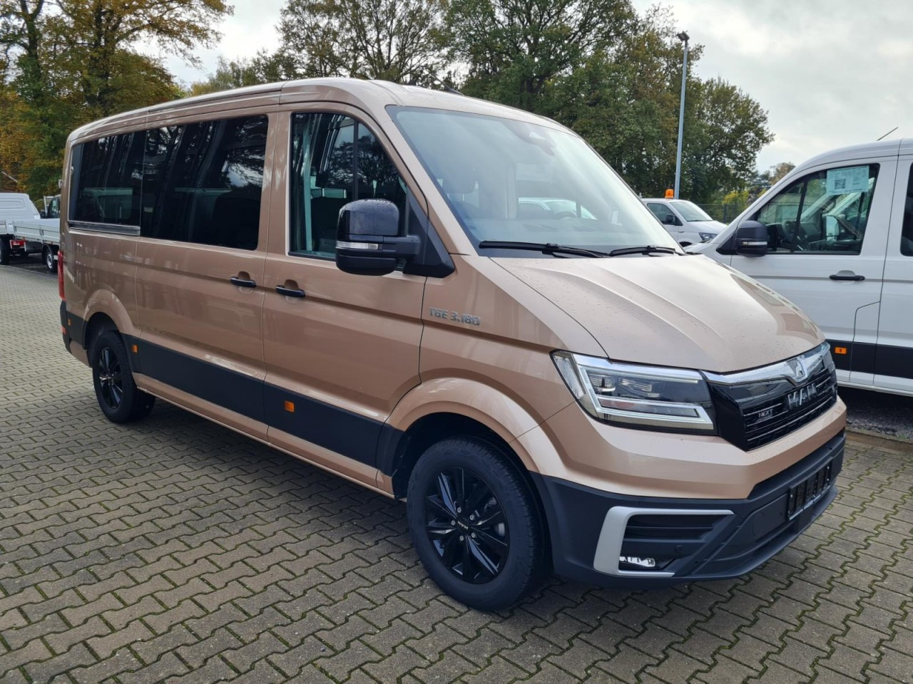 MAN Man TGE 3.180 TDi Kombi 9 Sitze ALU KAMERA LED LEDER Sonderumbau - Minibüs, Minivan: fotoğraf 3 MAN Man TGE 3.180 TDi Kombi 9 Sitze ALU KAMERA LED LEDER Sonderumbau - Minibüs, Minivan: fotoğraf 3