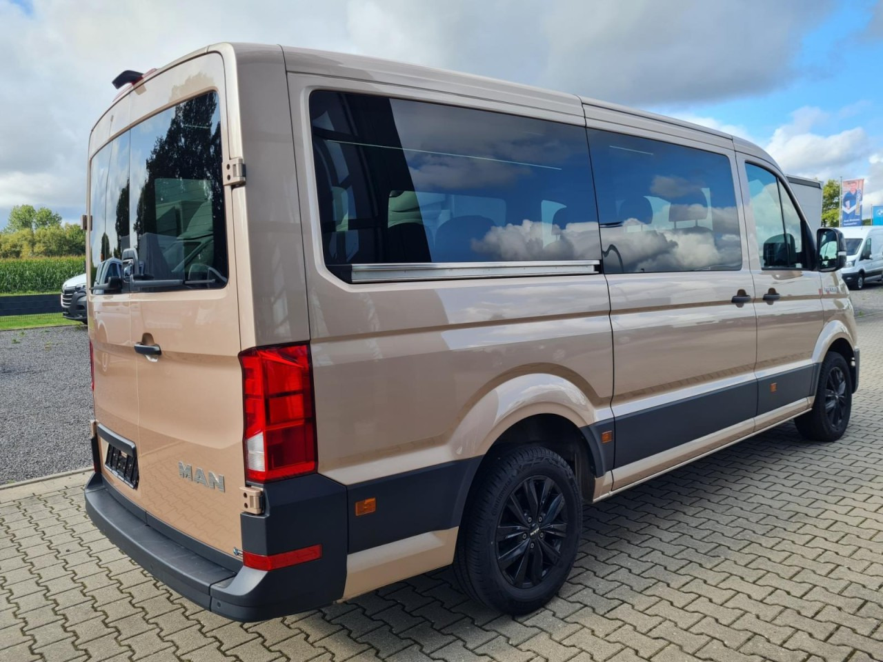 MAN TGE 3.180 TDi Kombi 9 Sitze ALU KAMERA LED LEDER Sonderumbau - Minibüs, Minivan: fotoğraf 5 MAN TGE 3.180 TDi Kombi 9 Sitze ALU KAMERA LED LEDER Sonderumbau - Minibüs, Minivan: fotoğraf 5