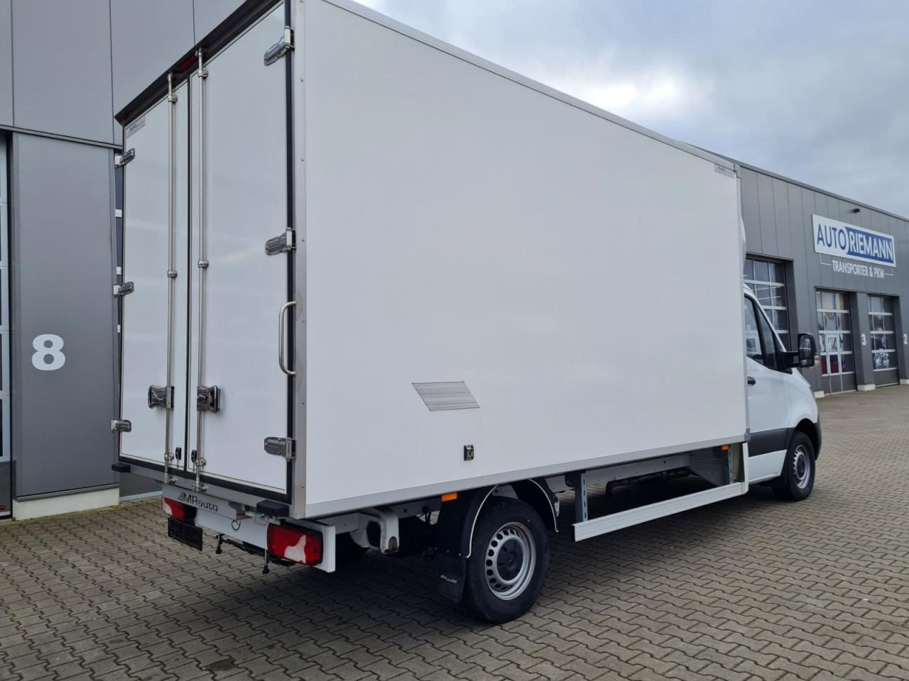 Mercedes-Benz Sprinter 315 Koffer lang MBux KLIMA NAVI TEMPOMAT - Kapalı kasa kamyonet: fotoğraf 4 Mercedes-Benz Sprinter 315 Koffer lang MBux KLIMA NAVI TEMPOMAT - Kapalı kasa kamyonet: fotoğraf 4