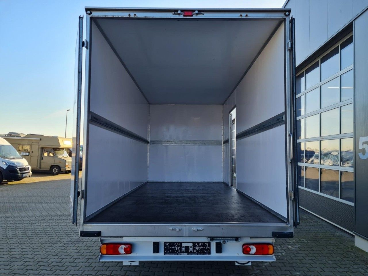 Peugeot Boxer 3.5t Koffer lang L4 ERGO KLIMA KOMFORT TEM - Kapalı kasa kamyonet: fotoğraf 5 Peugeot Boxer 3.5t Koffer lang L4 ERGO KLIMA KOMFORT TEM - Kapalı kasa kamyonet: fotoğraf 5