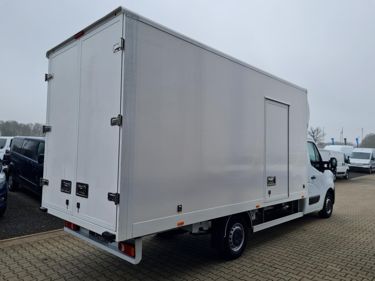 Renault Master 3.5t Möbel Koffer mit 10 Pal. Plätze TEMPOMAT - Kapalı kasa kamyonet: fotoğraf 4 Renault Master 3.5t Möbel Koffer mit 10 Pal. Plätze TEMPOMAT - Kapalı kasa kamyonet: fotoğraf 4