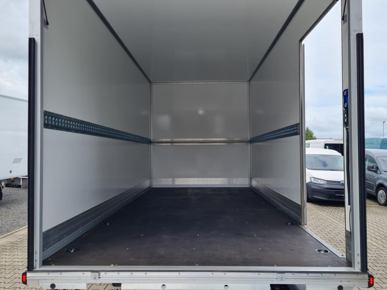 Renault Master 35 New Möbel Koffer LBW KLIMA TEMPOMAT - Kapalı kasa kamyonet: fotoğraf 5 Renault Master 35 New Möbel Koffer LBW KLIMA TEMPOMAT - Kapalı kasa kamyonet: fotoğraf 5