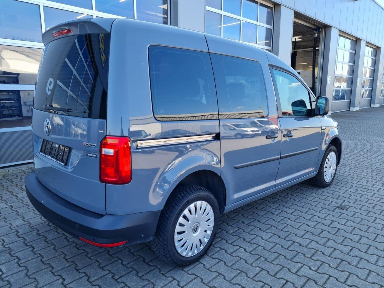 Volkswagen Caddy 4Motion TDi Kombi 5-Sitze REGALSYSTEM TEMP - Binek araba: fotoğraf 5 Volkswagen Caddy 4Motion TDi Kombi 5-Sitze REGALSYSTEM TEMP - Binek araba: fotoğraf 5