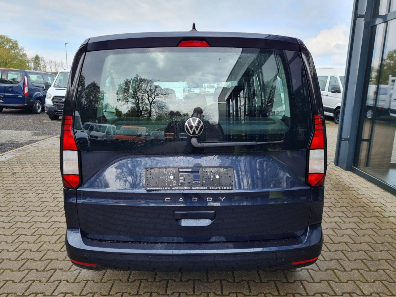 Volkswagen Caddy Maxi Kombi 7-Sitze 1.5 TSI DSG NAVI/APP TE - Binek araba: fotoğraf 4 Volkswagen Caddy Maxi Kombi 7-Sitze 1.5 TSI DSG NAVI/APP TE - Binek araba: fotoğraf 4