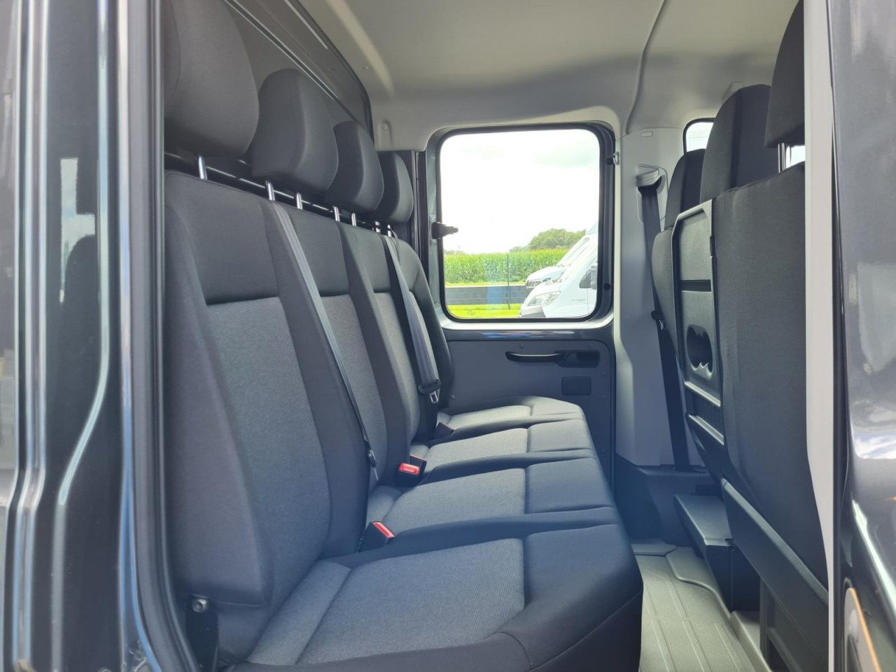 Volkswagen Crafter 35 DOKA 7-Sitze Maxi L4 KLIMA TEMPOMAT - Açık kasa kamyonet, Çift kabin kamyonet: fotoğraf 4 Volkswagen Crafter 35 DOKA 7-Sitze Maxi L4 KLIMA TEMPOMAT - Açık kasa kamyonet, Çift kabin kamyonet: fotoğraf 4