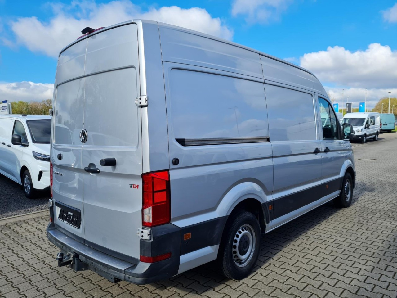 Volkswagen Crafter 35 Kasten TDI MR hoch NAVI KLIMA TEMPOMAT - Panelvan: fotoğraf 4 Volkswagen Crafter 35 Kasten TDI MR hoch NAVI KLIMA TEMPOMAT - Panelvan: fotoğraf 4