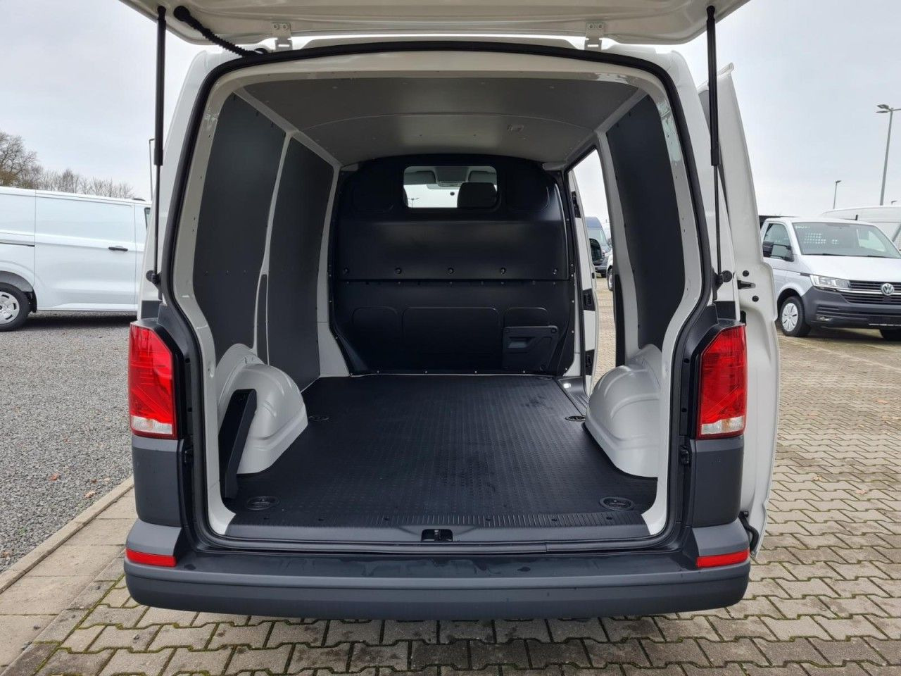 Volkswagen T6.1 Kasten L1 KR Heckklappe KAMERA KLIMA ALLWET - Küçük panelvan: fotoğraf 5 Volkswagen T6.1 Kasten L1 KR Heckklappe KAMERA KLIMA ALLWET - Küçük panelvan: fotoğraf 5