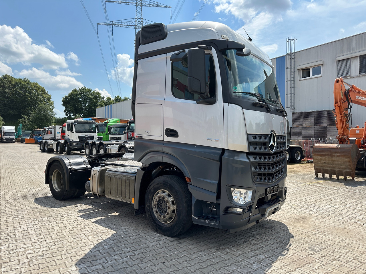 Mercedes-Benz 1845 Arocs SZM Kipphydraulik Mischerantrieb - Çekici: fotoğraf 3 Mercedes-Benz 1845 Arocs SZM Kipphydraulik Mischerantrieb - Çekici: fotoğraf 3