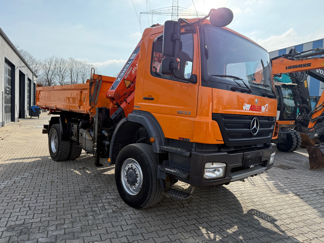 Mercedes-Benz 1833 Axor Kipper Kran Allrad - Damperli kamyon, Vinçli kamyon: fotoğraf 3 Mercedes-Benz 1833 Axor Kipper Kran Allrad - Damperli kamyon, Vinçli kamyon: fotoğraf 3