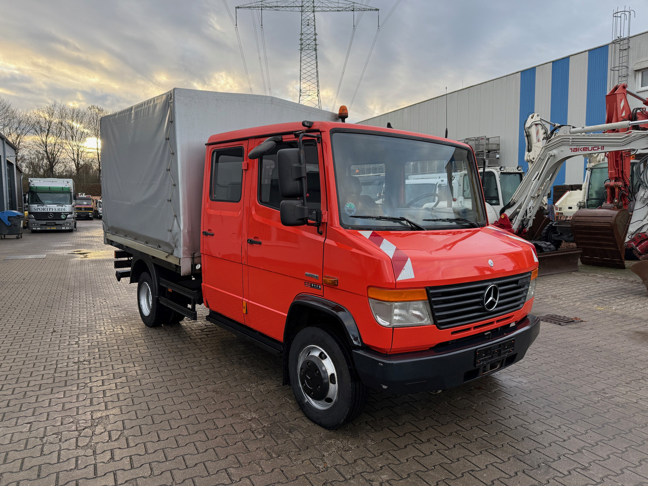 Mercedes-Benz 816 Vario Doka Pritsche Plane 2x AHK - Tenteli kamyon: fotoğraf 3 Mercedes-Benz 816 Vario Doka Pritsche Plane 2x AHK - Tenteli kamyon: fotoğraf 3