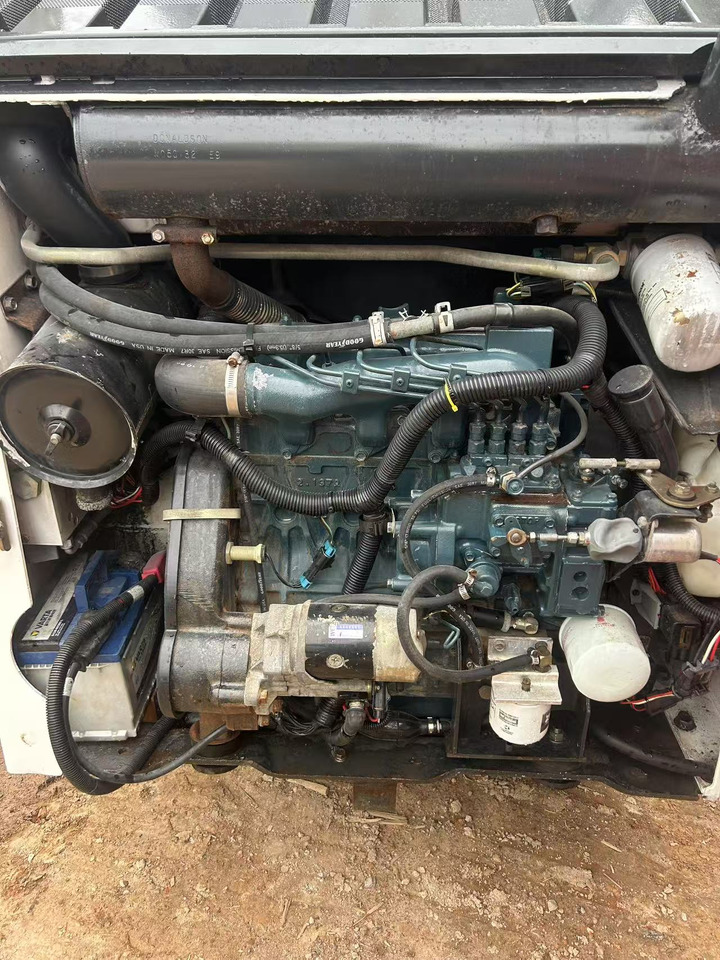 Bobcat S130 - Mini yükleyici: fotoğraf 4 Bobcat S130 - Mini yükleyici: fotoğraf 4