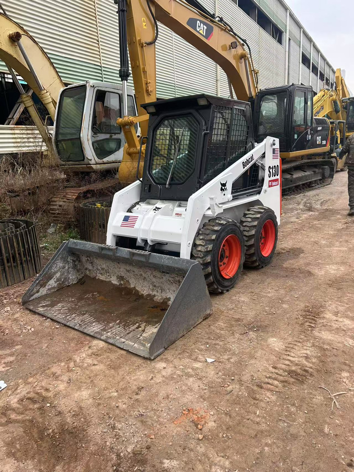 Bobcat S130 - Mini yükleyici: fotoğraf 2 Bobcat S130 - Mini yükleyici: fotoğraf 2