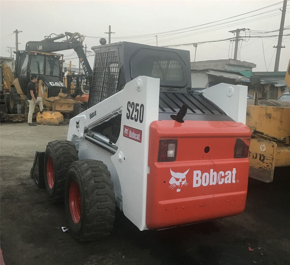 Bobcat S250 - Mini yükleyici: fotoğraf 3 Bobcat S250 - Mini yükleyici: fotoğraf 3