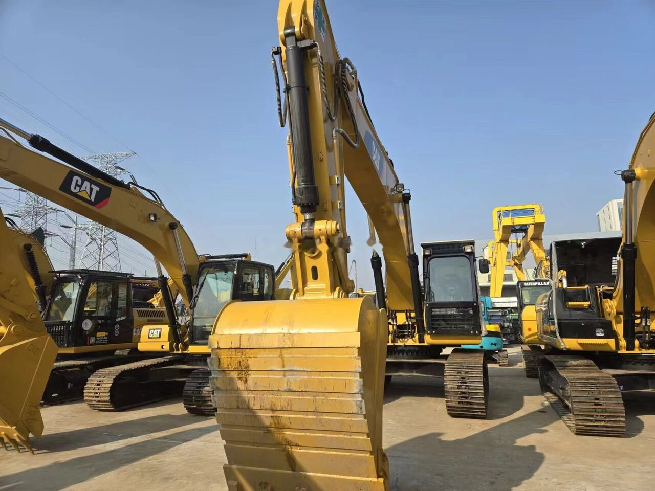 Caterpillar 330D2L - Paletli ekskavatör: fotoğraf 3 Caterpillar 330D2L - Paletli ekskavatör: fotoğraf 3