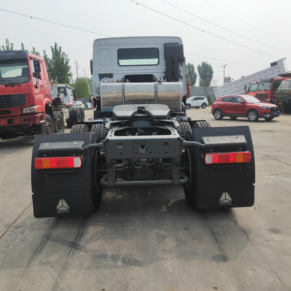 Sinotruk HOWO 420 6*4 Tractor - Çekici: fotoğraf 3 Sinotruk HOWO 420 6*4 Tractor - Çekici: fotoğraf 3