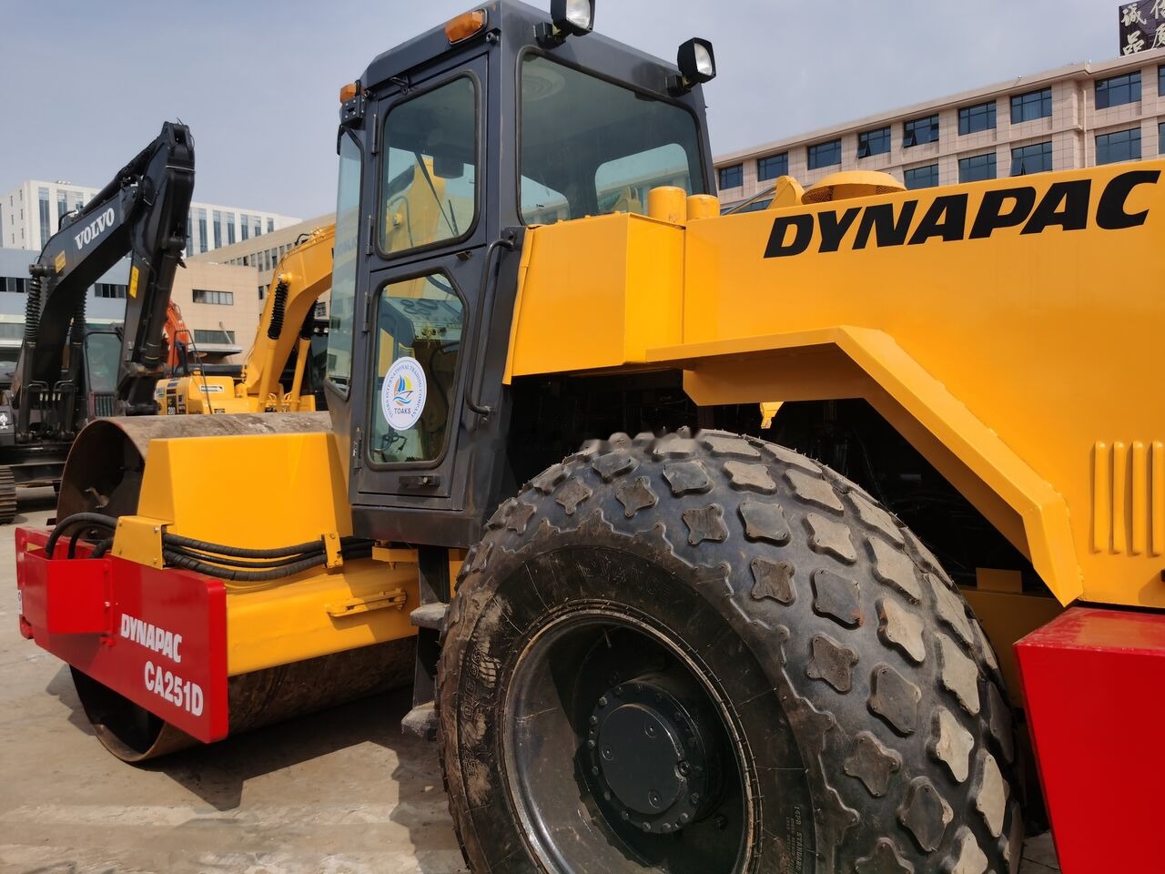 Dynapac CA251 - Yol silindiri: fotoğraf 2 Dynapac CA251 - Yol silindiri: fotoğraf 2