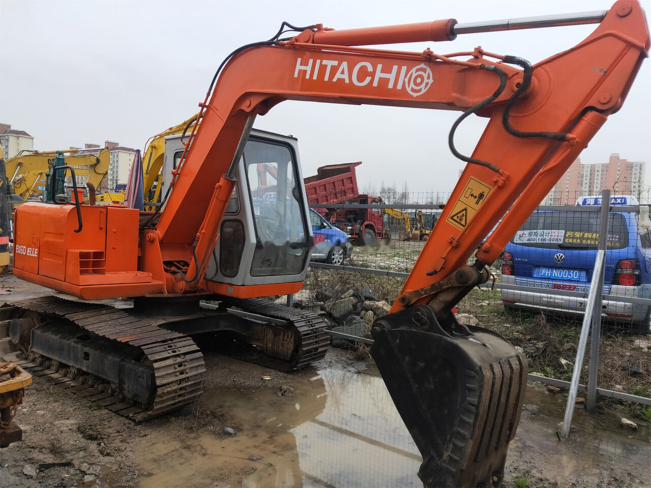 Hitachi EX60 - Paletli ekskavatör: fotoğraf 1 Hitachi EX60 - Paletli ekskavatör: fotoğraf 1