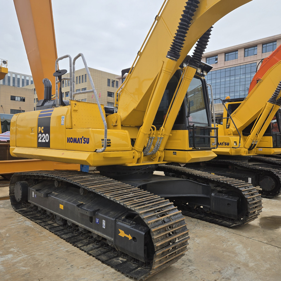 KOMATSU PC220-8 - Ekskavatör: fotoğraf 1 KOMATSU PC220-8 - Ekskavatör: fotoğraf 1