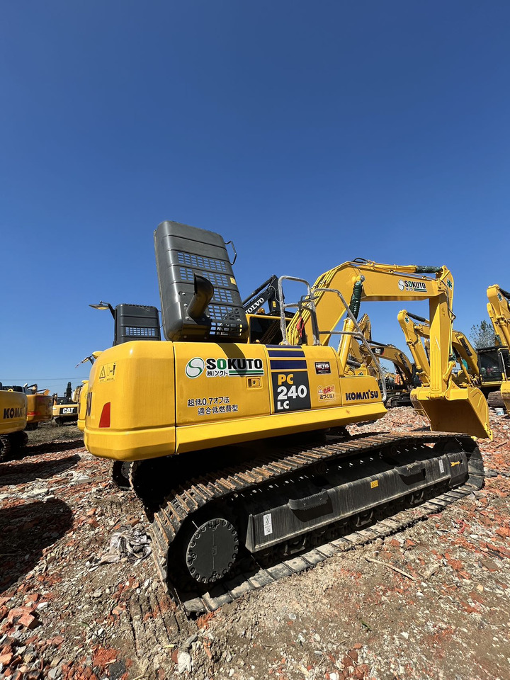 KOMATSU PC240-8 - Ekskavatör: fotoğraf 2 KOMATSU PC240-8 - Ekskavatör: fotoğraf 2