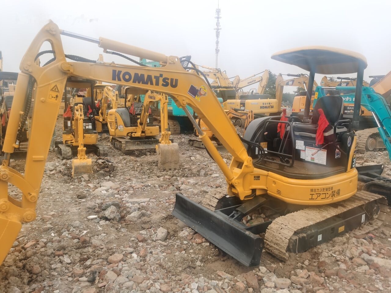 Komatsu PC35MR - Mini ekskavatör: fotoğraf 3 Komatsu PC35MR - Mini ekskavatör: fotoğraf 3