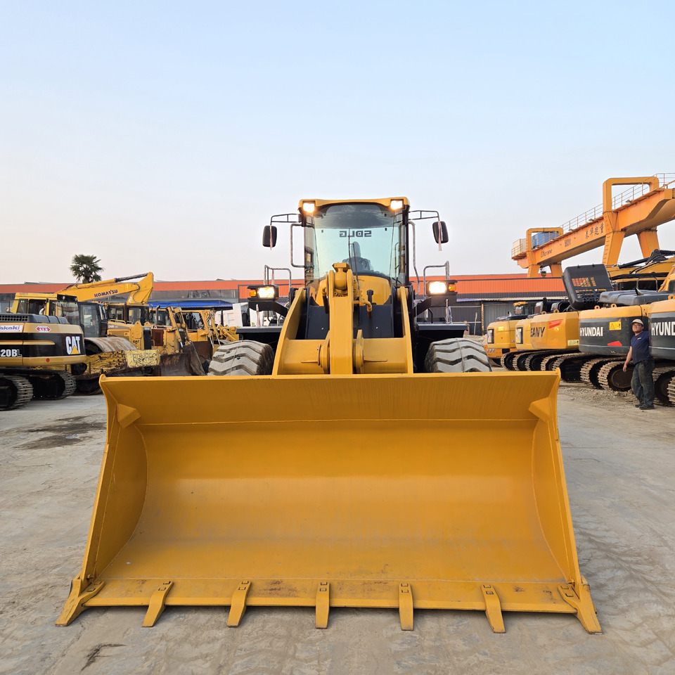 SDLG L956F - Tekerlekli yükleyici: fotoğraf 5 SDLG L956F - Tekerlekli yükleyici: fotoğraf 5