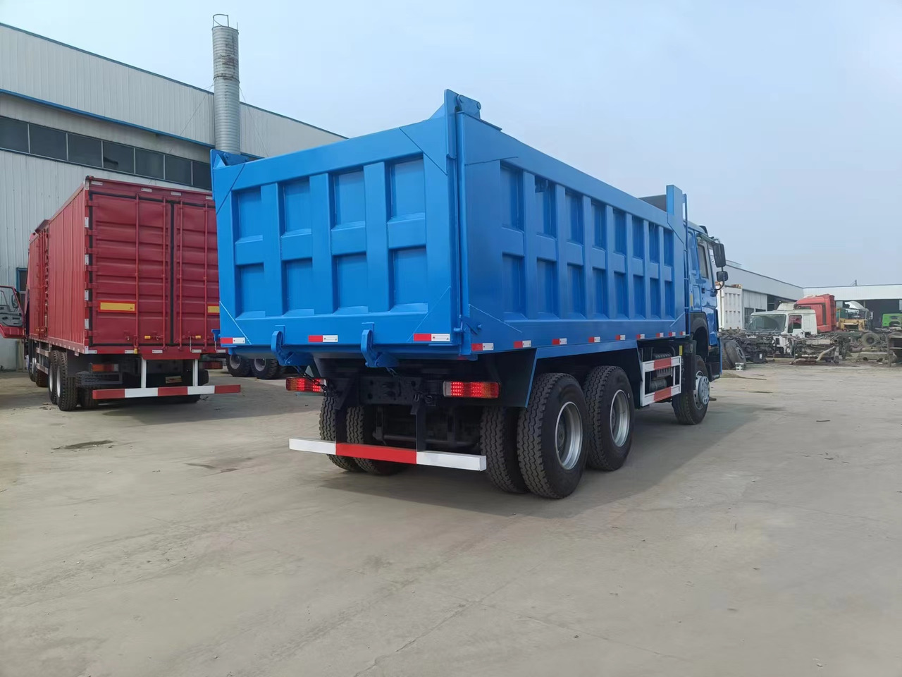 Sinotruk HOWO 371 6*4 dump truck - Mini damperli kamyon: fotoğraf 3 Sinotruk HOWO 371 6*4 dump truck - Mini damperli kamyon: fotoğraf 3