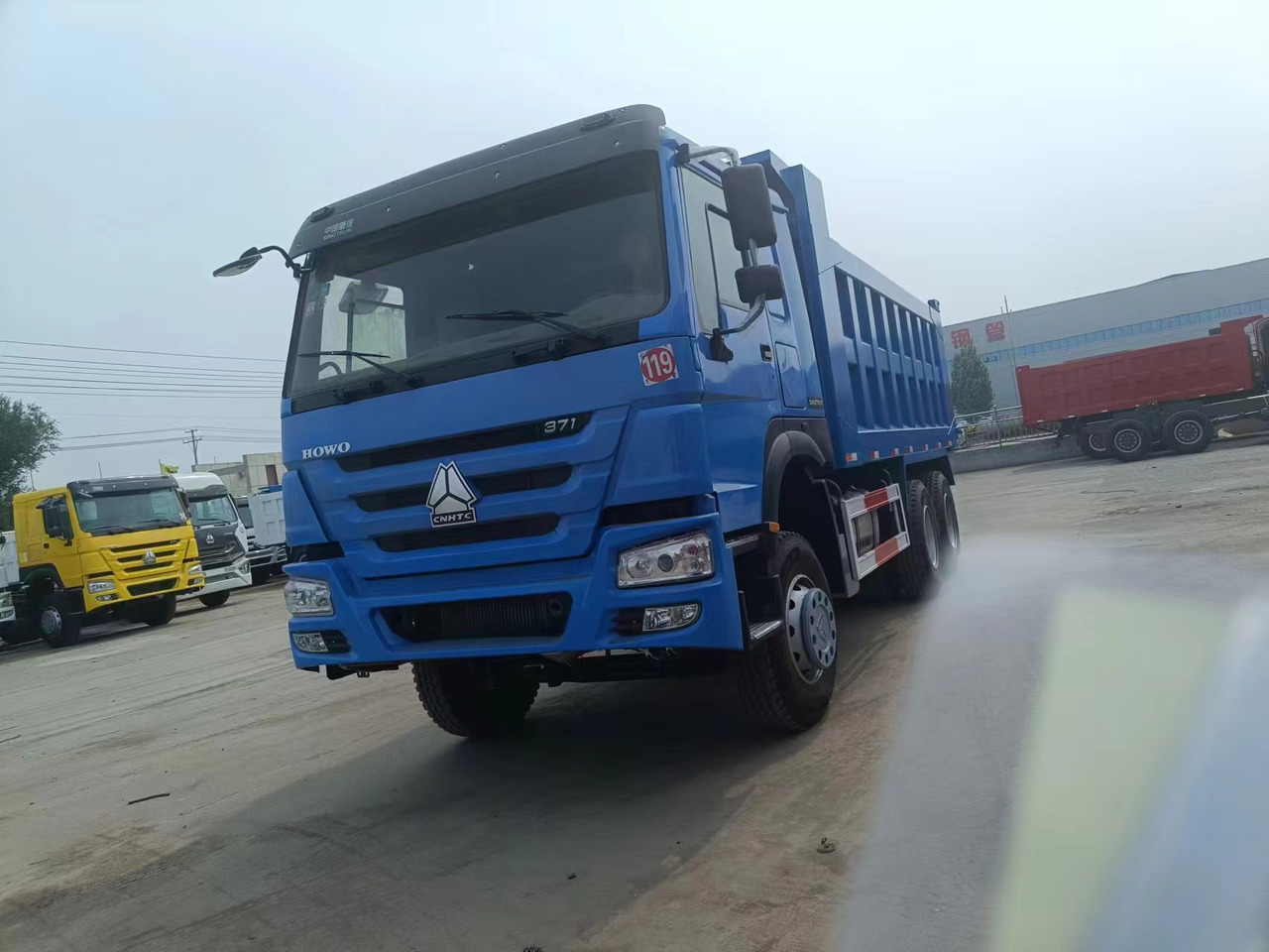 Sinotruk HOWO 371 6*4 dump truck - Mini damperli kamyon: fotoğraf 4 Sinotruk HOWO 371 6*4 dump truck - Mini damperli kamyon: fotoğraf 4