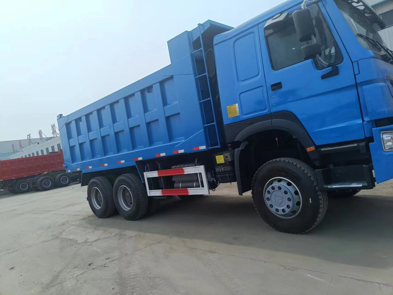 Sinotruk HOWO 371 6*4 dump truck - Mini damperli kamyon: fotoğraf 1 Sinotruk HOWO 371 6*4 dump truck - Mini damperli kamyon: fotoğraf 1