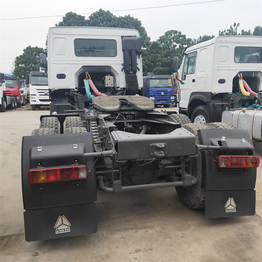 Sinotruk HOWO 371 tractor - Mini damperli kamyon: fotoğraf 5 Sinotruk HOWO 371 tractor - Mini damperli kamyon: fotoğraf 5