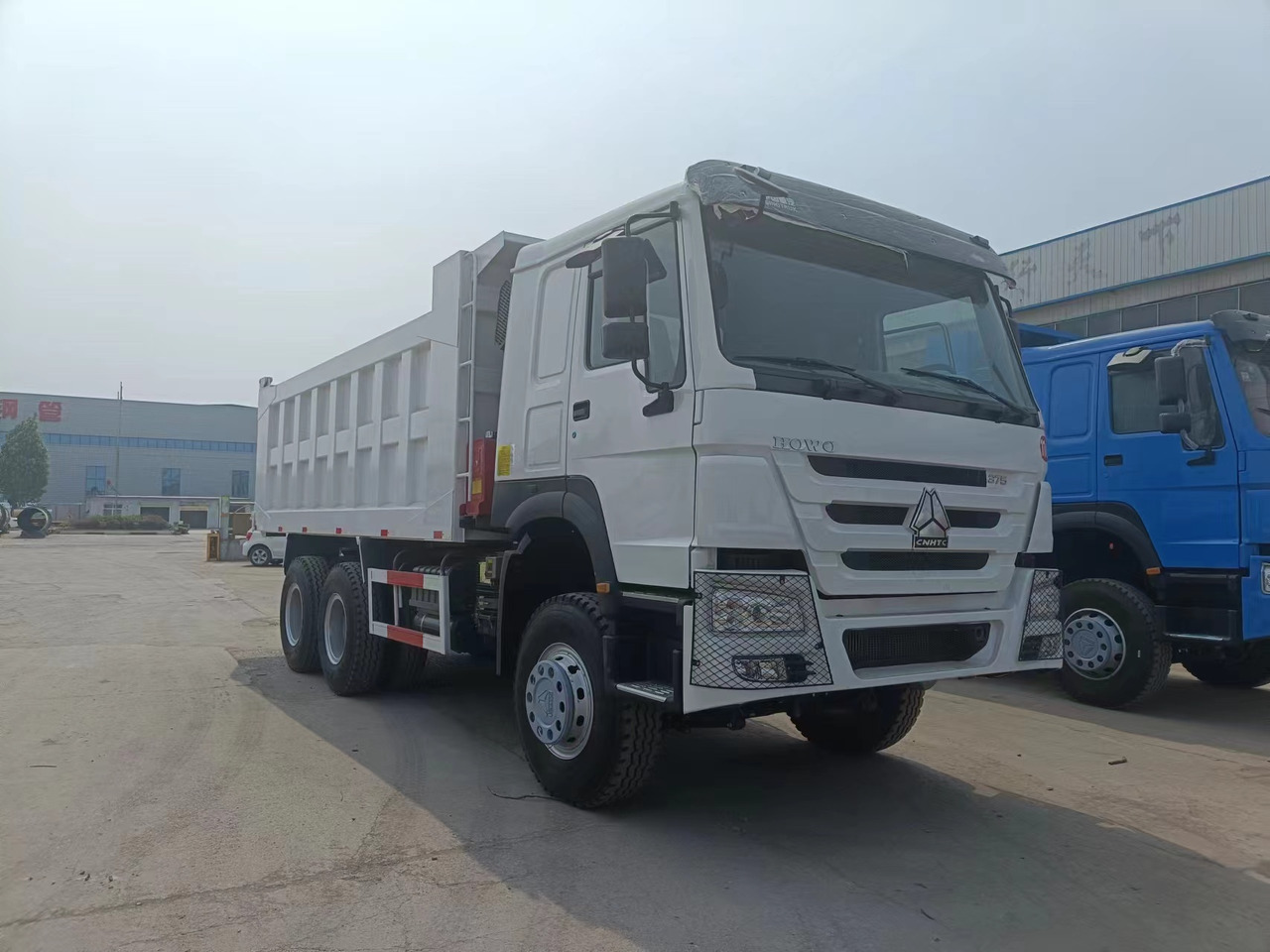 Sinotruk HOWO 375 6*4 dump truck - Mini damperli kamyon: fotoğraf 1 Sinotruk HOWO 375 6*4 dump truck - Mini damperli kamyon: fotoğraf 1
