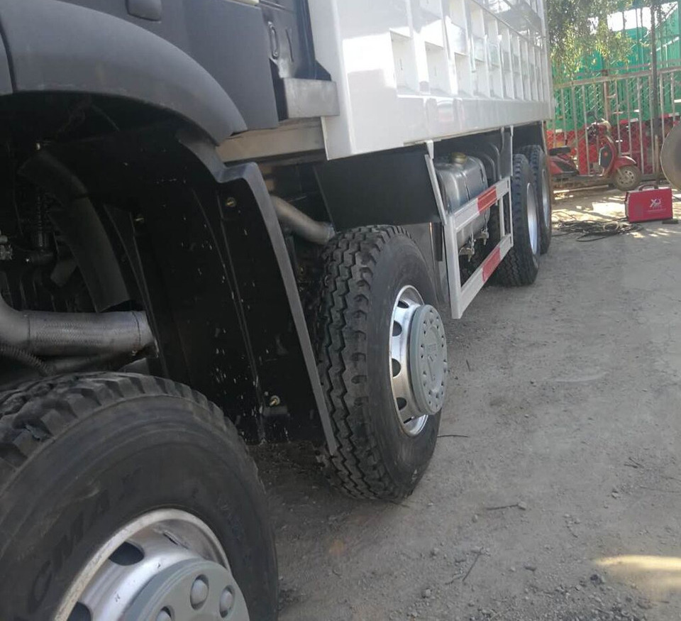 Sinotruk HOWO 375 8*4 Dump truck - Damperli kamyon: fotoğraf 5 Sinotruk HOWO 375 8*4 Dump truck - Damperli kamyon: fotoğraf 5