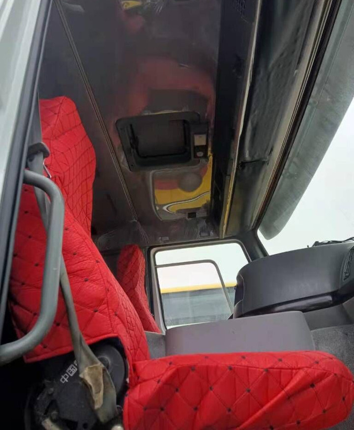 Sinotruk HOWO 6*4 - Sal/ Açık kasa kamyon: fotoğraf 5 Sinotruk HOWO 6*4 - Sal/ Açık kasa kamyon: fotoğraf 5