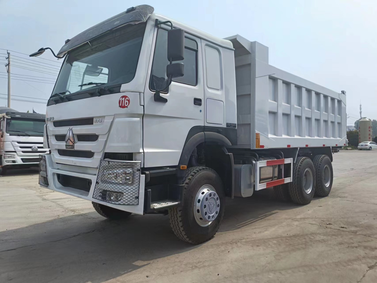 Sinotruk HOWO 6*4 Dump truck - Damperli kamyon: fotoğraf 2 Sinotruk HOWO 6*4 Dump truck - Damperli kamyon: fotoğraf 2