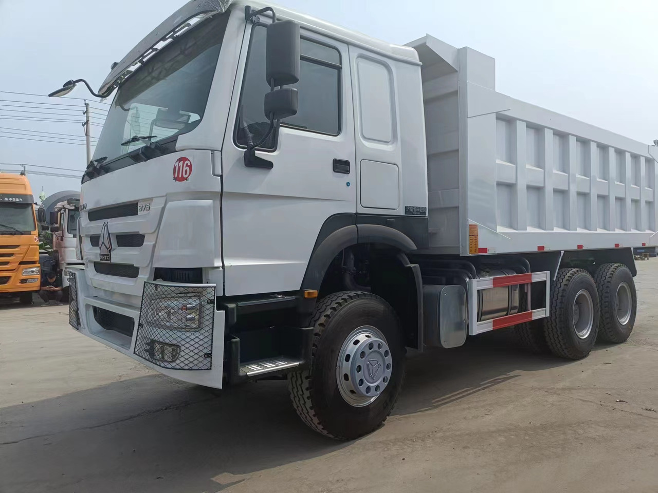 Sinotruk HOWO 6*4 Dump truck - Damperli kamyon: fotoğraf 5 Sinotruk HOWO 6*4 Dump truck - Damperli kamyon: fotoğraf 5