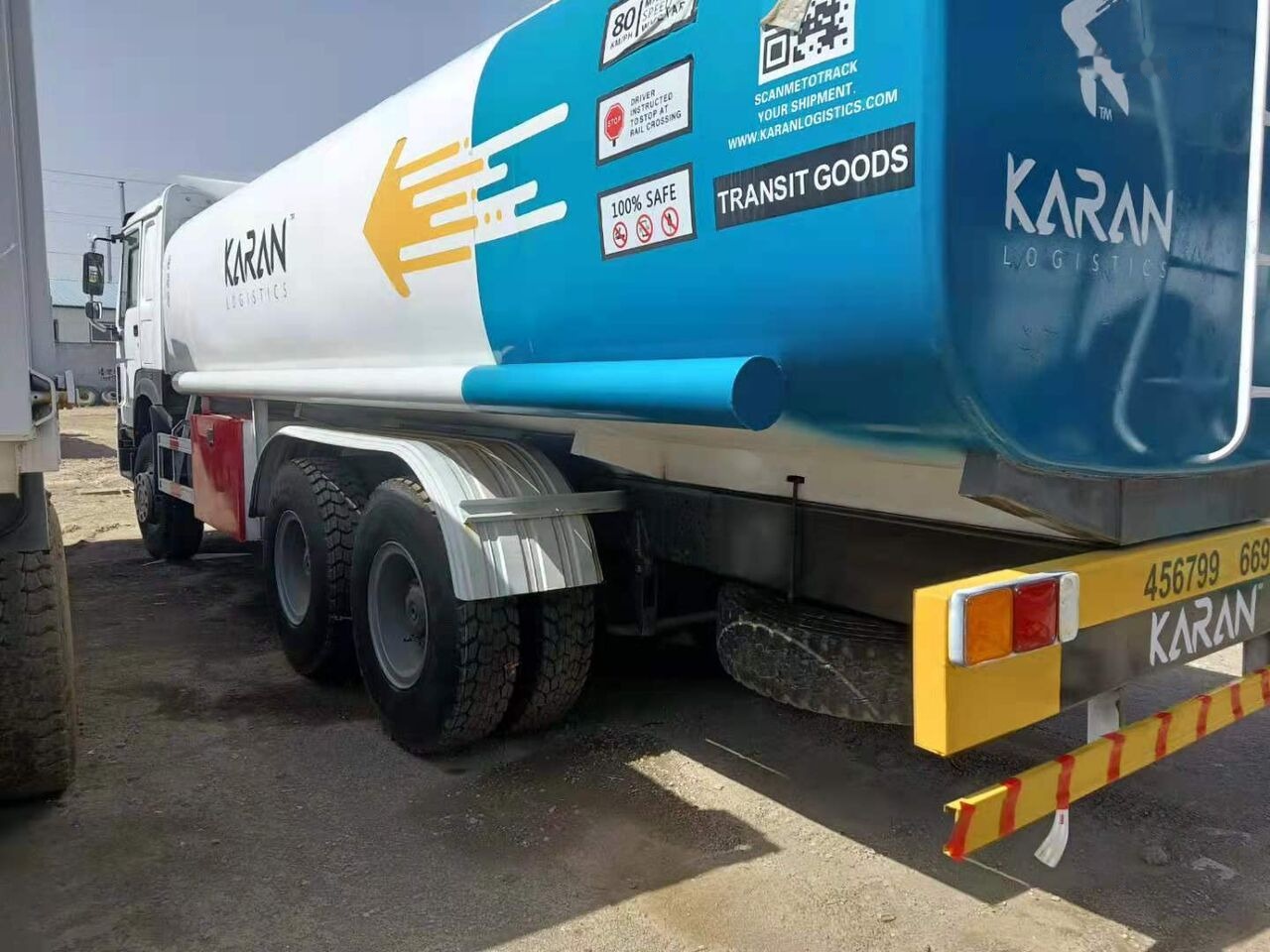 Sinotruk HOWO 6*4 Fuel Tank Truck - Tanker kamyon: fotoğraf 4 Sinotruk HOWO 6*4 Fuel Tank Truck - Tanker kamyon: fotoğraf 4
